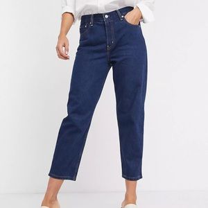 Levi's loose taper crop jean in dark wash blue